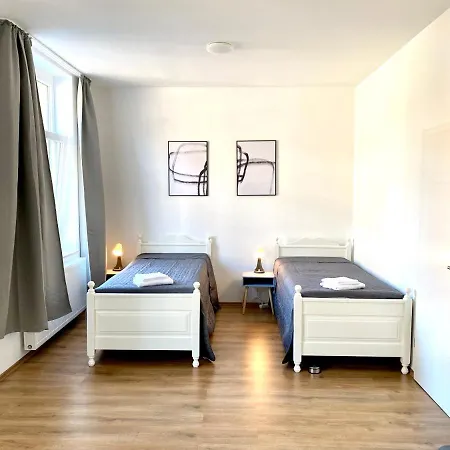 2 Rooms, Free Parking, 25 Min To Duesseldorf, 150 Mbps Wlan Duisburg Exterior photo