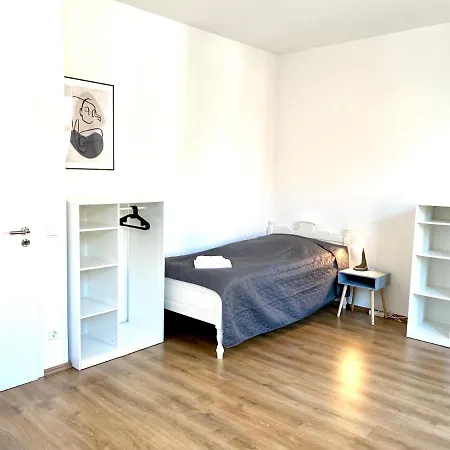2 Rooms, Free Parking, 25 Min To Duesseldorf, 150 Mbps Wlan Duisburg Exterior photo