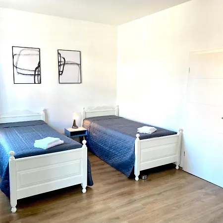 2 Rooms, Free Parking, 25 Min To Duesseldorf, 150 Mbps Wlan Duisburg Exterior photo