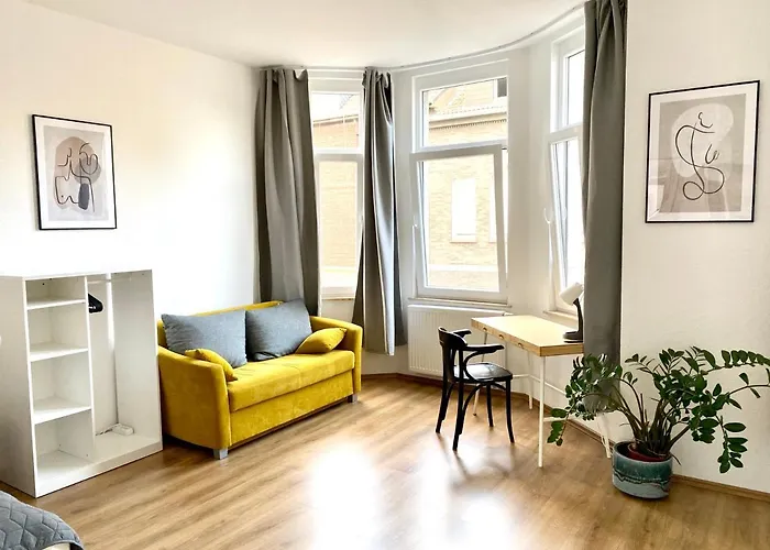 2 Rooms, Free Parking, 25 Min To Duesseldorf, 150 Mbps Wlan