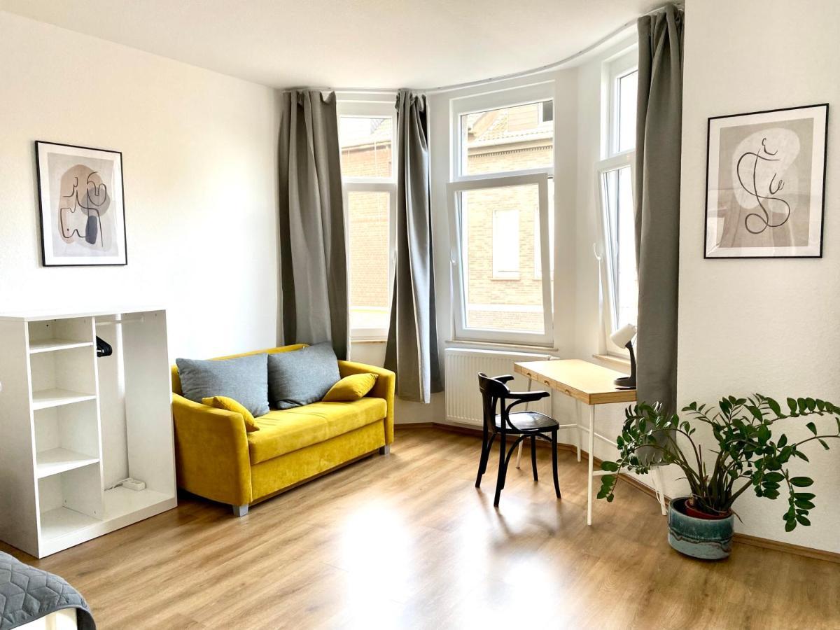 2 Rooms, Free Parking, 25 Min To Duesseldorf, 150 Mbps Wlan * Duisburg