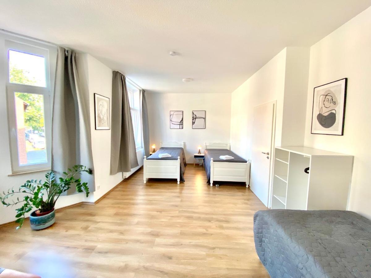 2 Rooms, Free Parking, 25 Min To Duesseldorf, 150 Mbps Wlan *