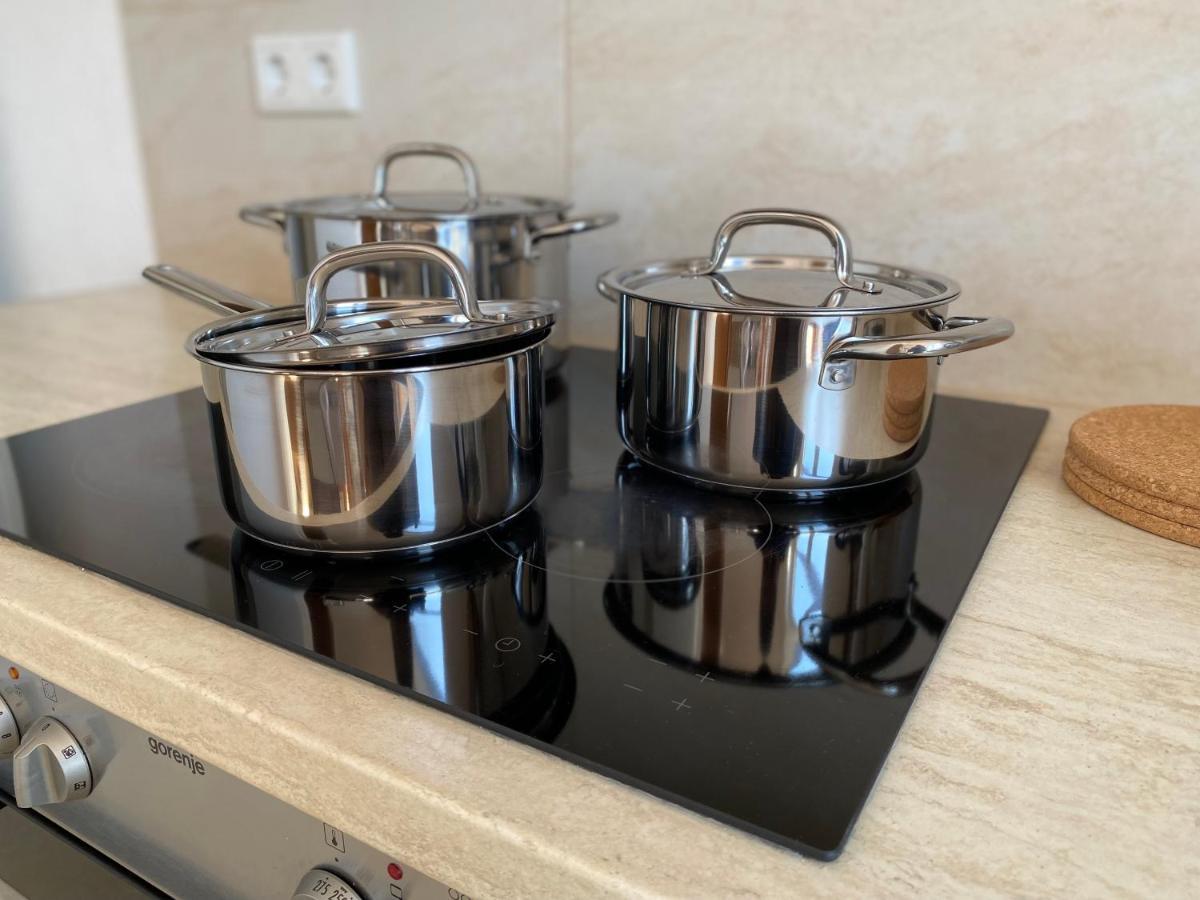 2 Rooms, Free Parking, 25 Min To Duesseldorf, 150 Mbps Wlan Appartement *
