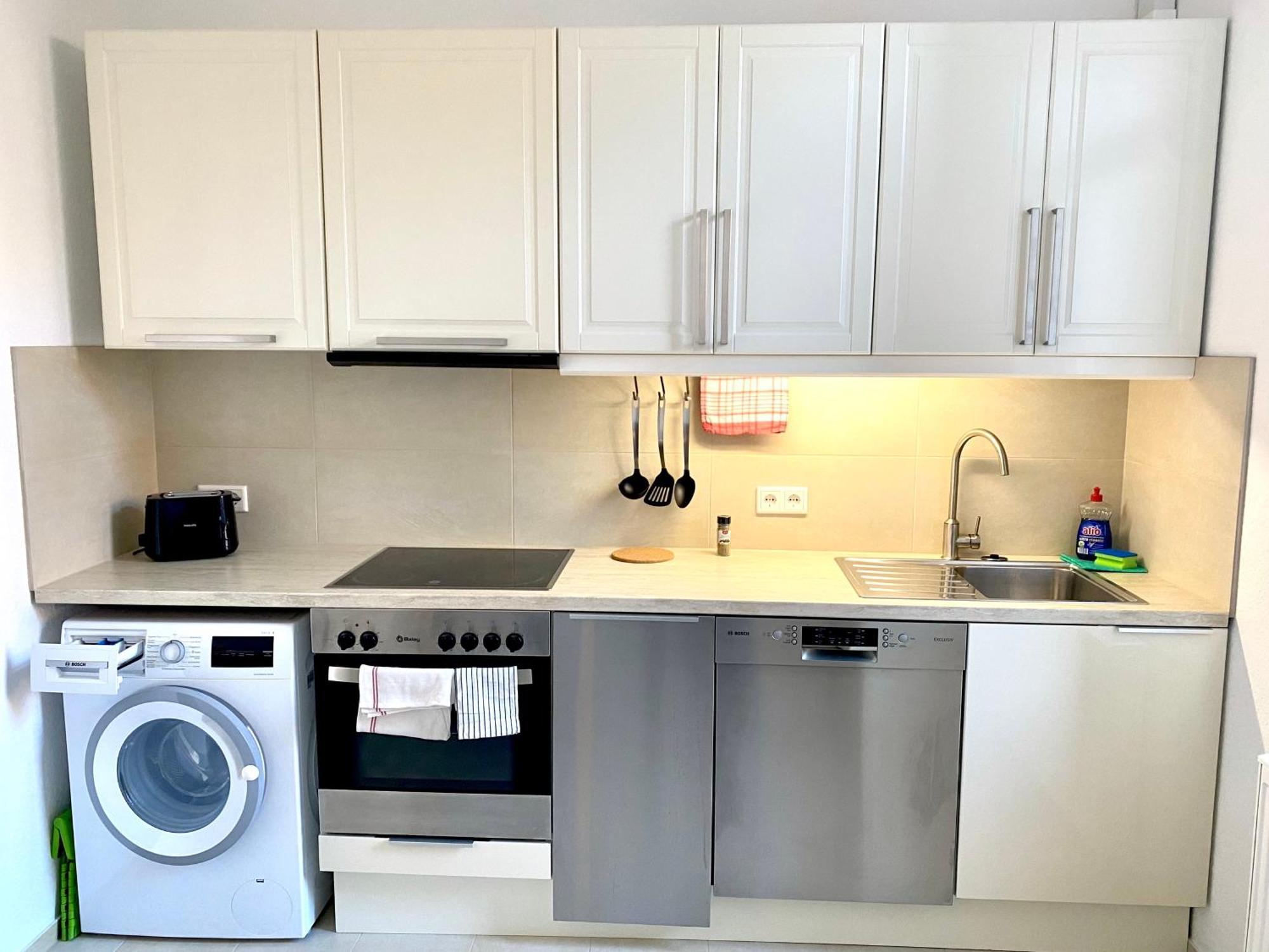 2 Rooms, Free Parking, 25 Min To Duesseldorf, 150 Mbps Wlan Duisburg