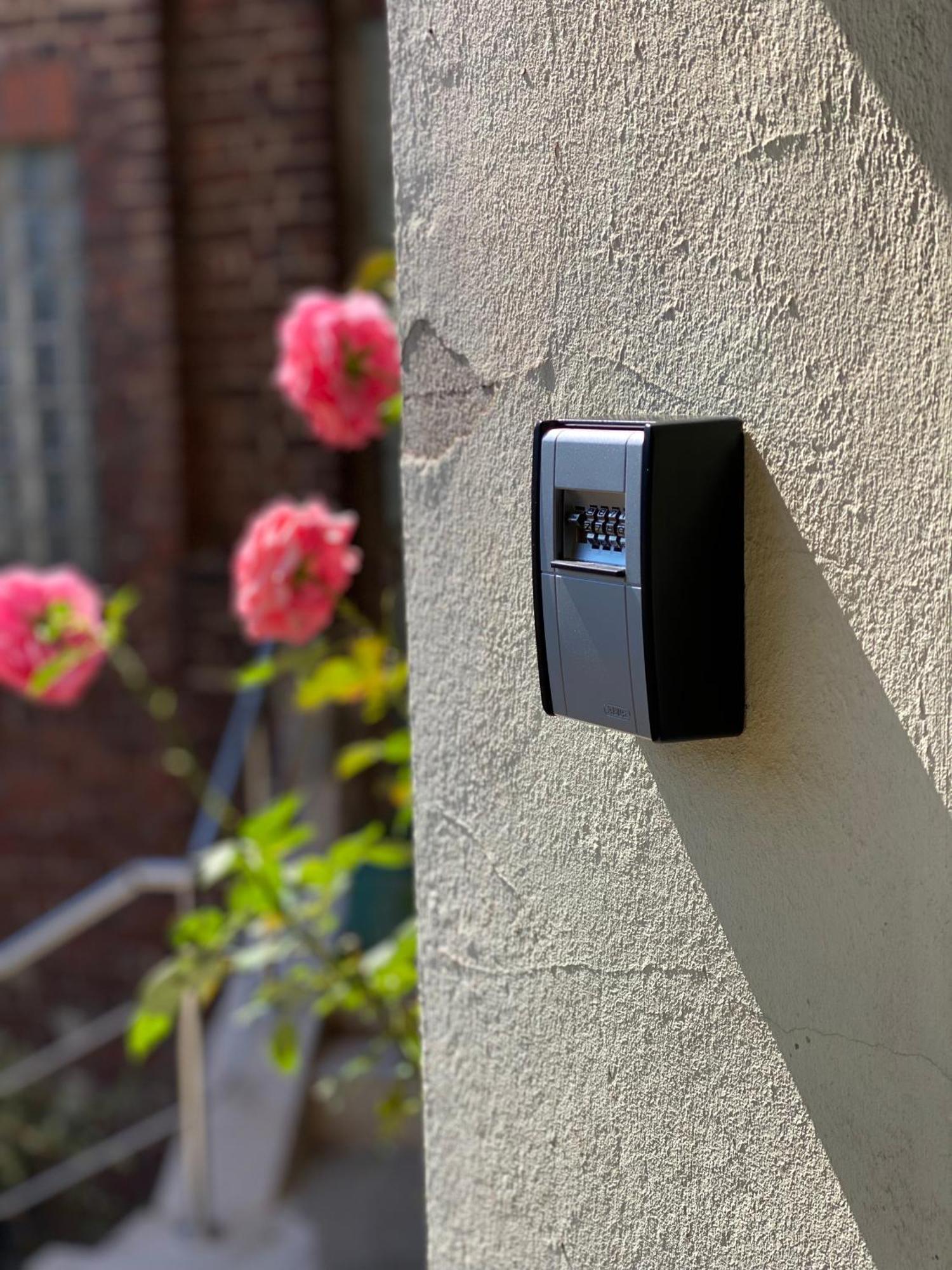 2 Rooms, Free Parking, 25 Min To Duesseldorf, 150 Mbps Wlan *