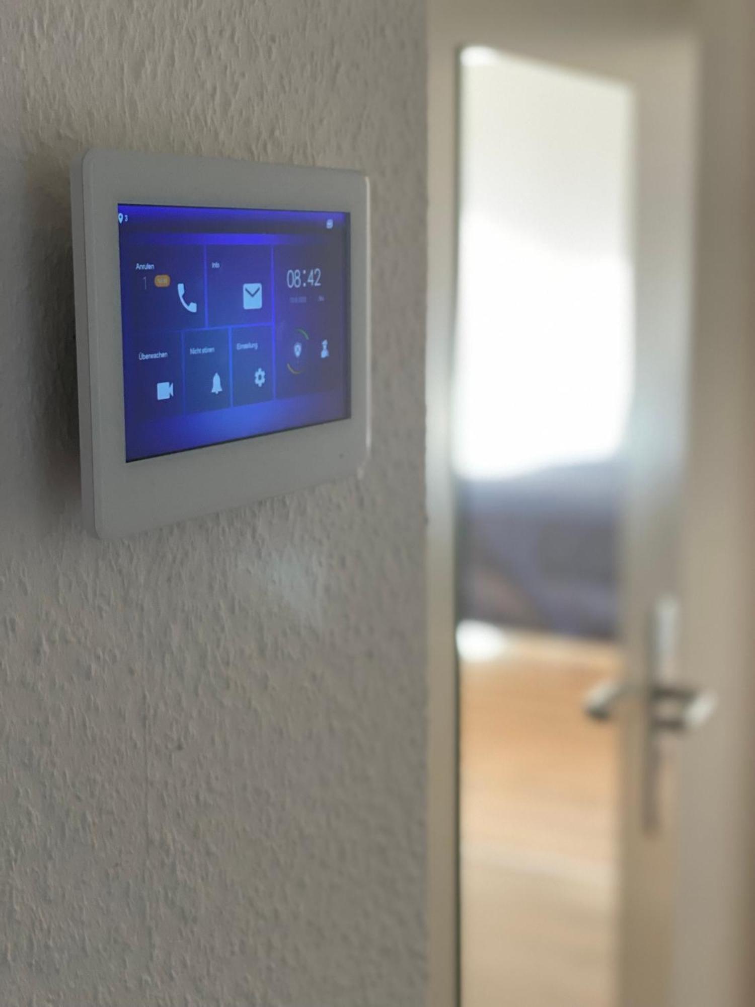 2 Rooms, Free Parking, 25 Min To Duesseldorf, 150 Mbps Wlan Appartement