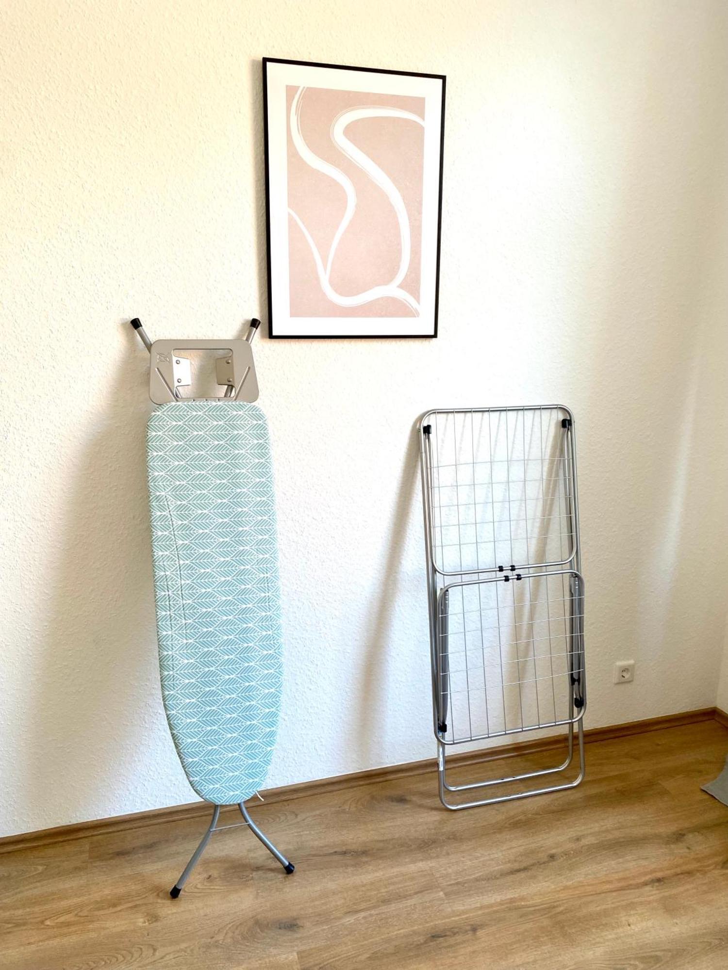 2 Rooms, Free Parking, 25 Min To Duesseldorf, 150 Mbps Wlan Appartement *