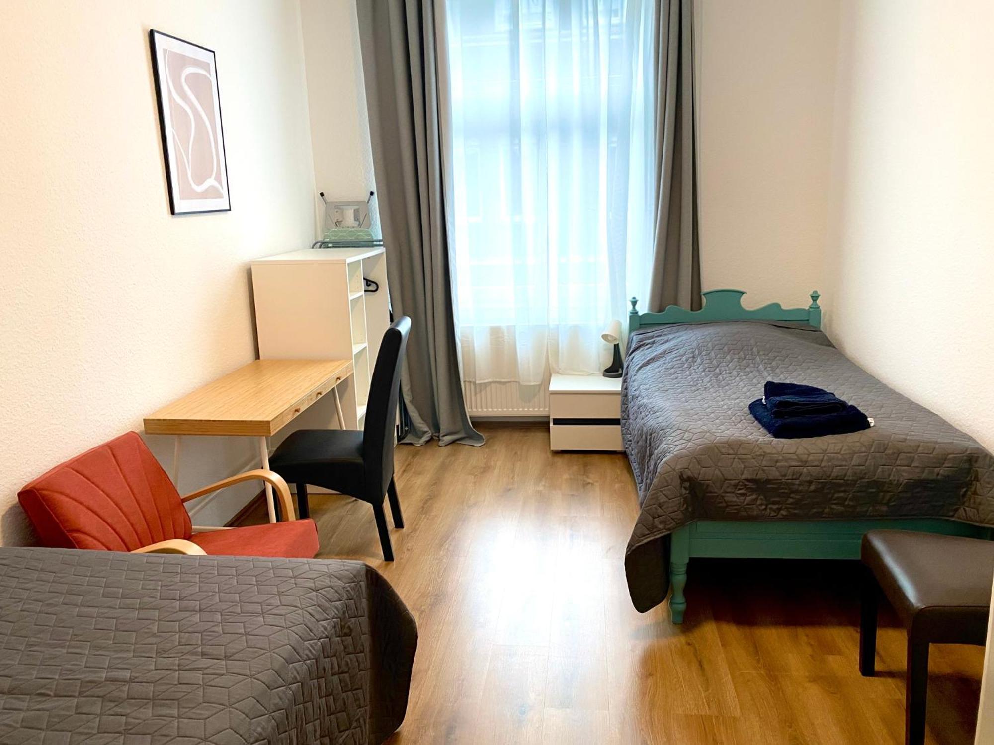 2 Rooms, Free Parking, 25 Min To Duesseldorf, 150 Mbps Wlan Duisburg